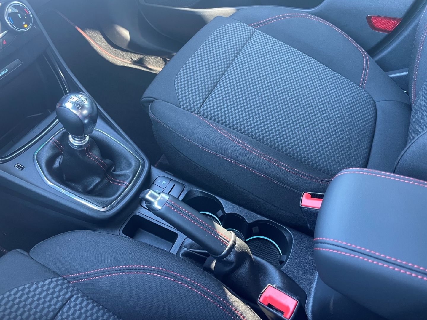 Fahrzeugabbildung Ford Puma ST-Line Mild Hybrid LED Navi Tempomat DAB