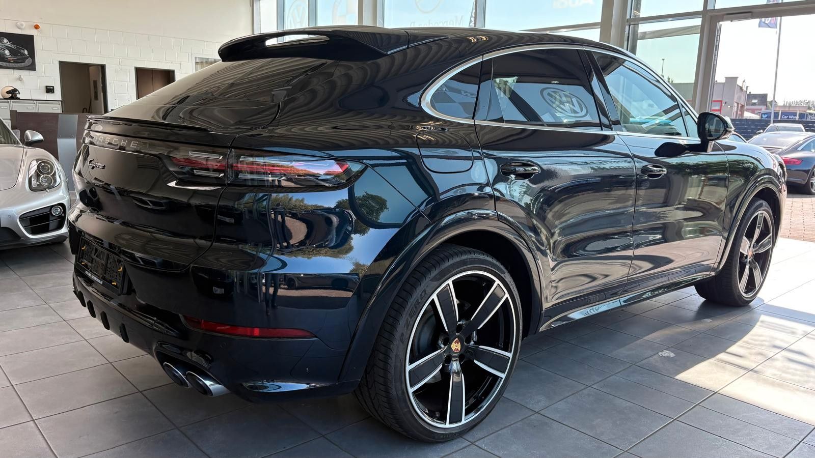 Fahrzeugabbildung Porsche Cayenne Coupe E-Hybrid allrad lenkung