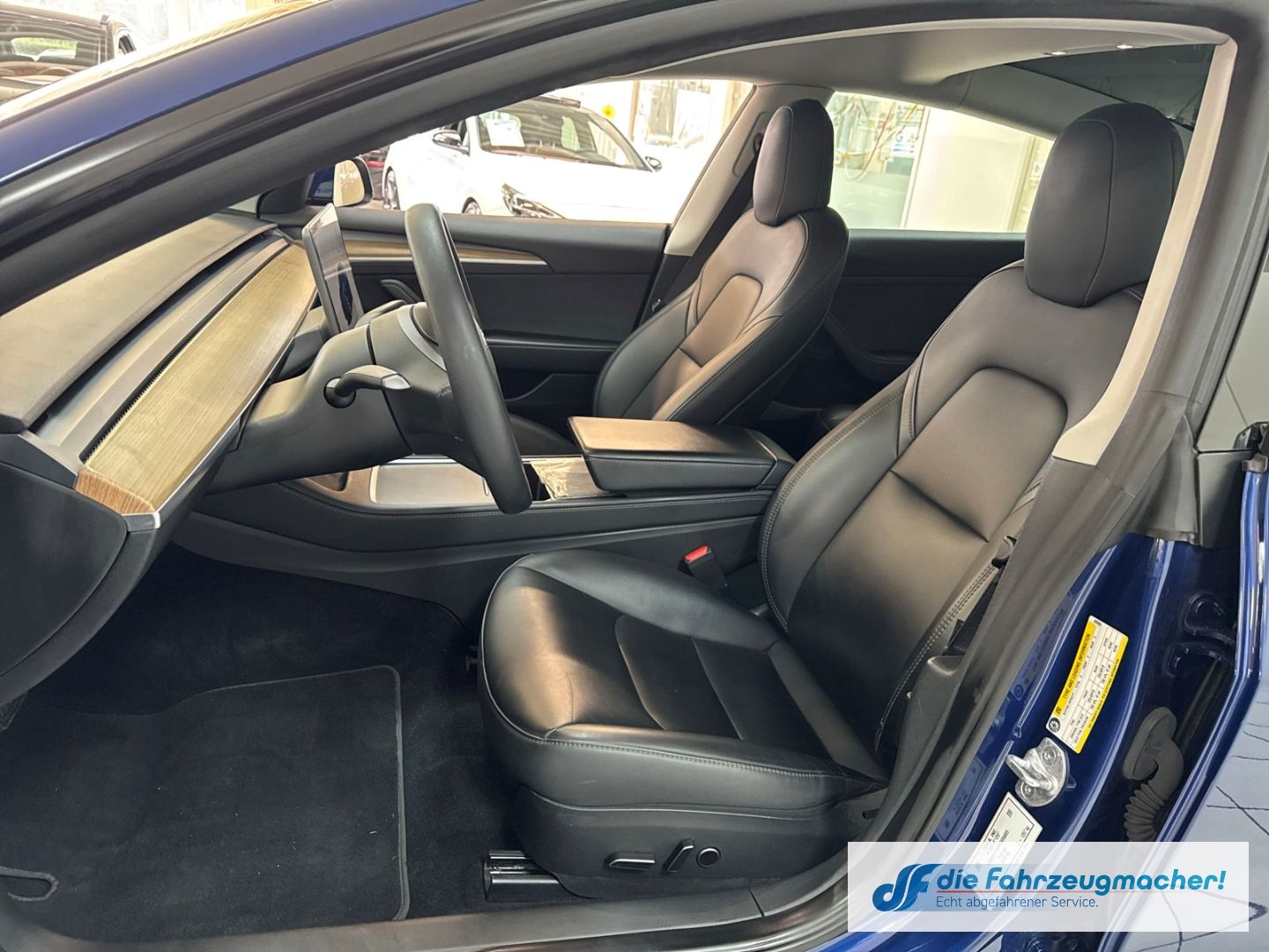 Fahrzeugabbildung Tesla Model 3 Basis RWD Leder Soundsystem ACC El. Heck