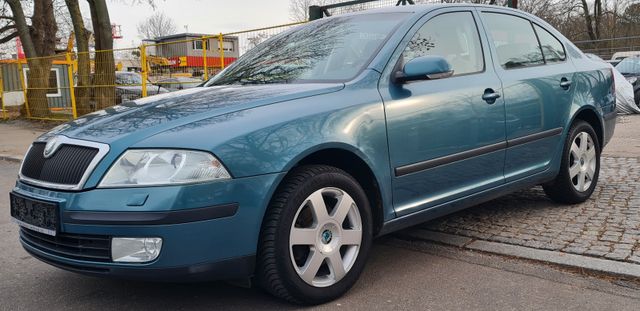 Skoda Octavia 2.0  Elegance.voll leder.Navi.Bi Xenon