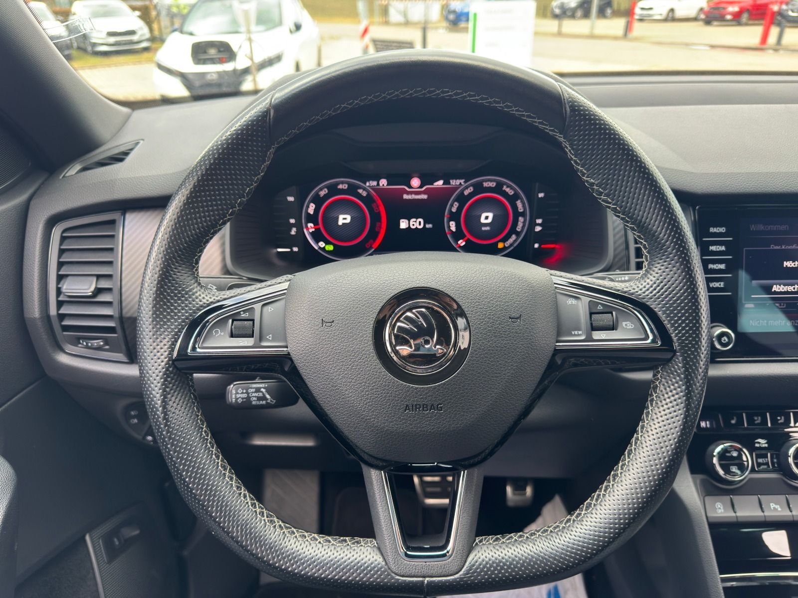 Fahrzeugabbildung SKODA Kodiaq Sportline 4x4*RFK*AHK*eHeck