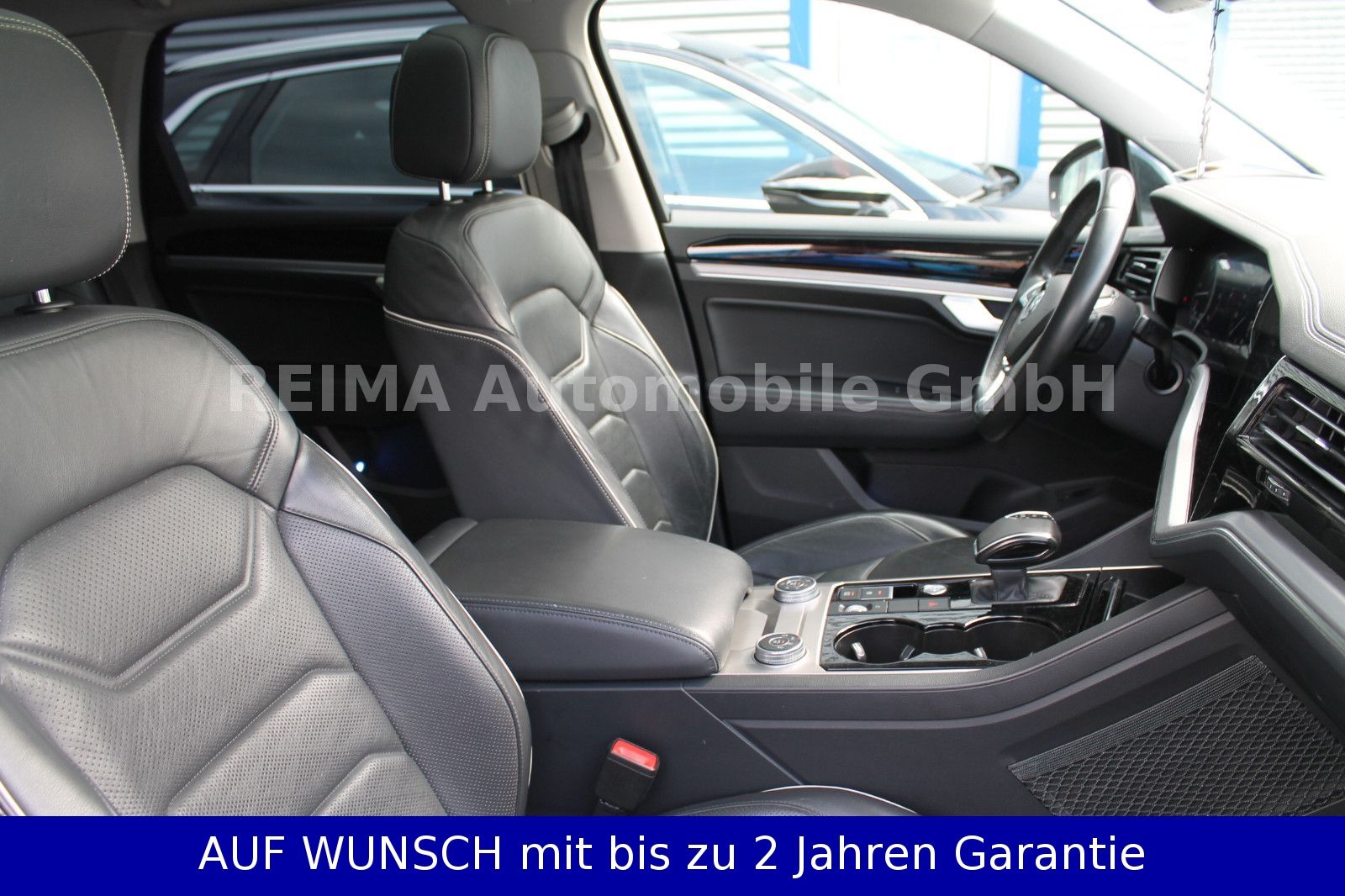 Fahrzeugabbildung Volkswagen Touareg 3,0D Elegance 4Motion, Pano, Luft