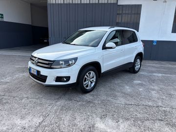 Volkswagen Tiguan - 1