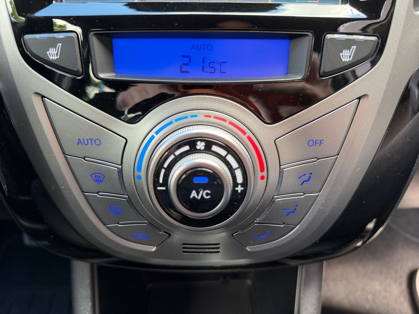 Fahrzeugabbildung Hyundai ix20 1.6 Automatik Space Plus Navi