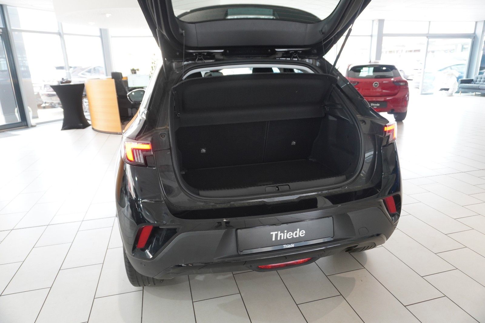 Fahrzeugabbildung Opel Mokka ELEGANCE 1.2T NAVI/LED/KAMERA/SPORT/SH/DAB
