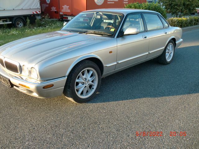 Jaguar XJ Executive 4.0 V8 Leder Klima Autom TÜV NEU