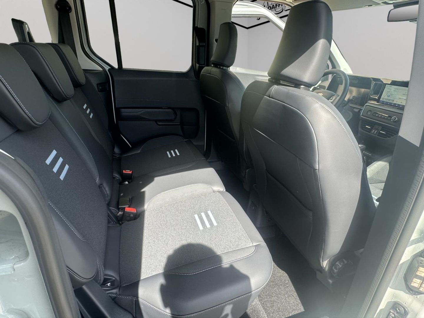 Fahrzeugabbildung Ford Tourneo Courier Active 1.0 EcoBoost WINTERPAKET