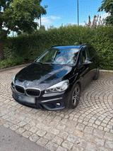 BMW 220dA xDrive Active Tourer Automatik L... - BMW 220 Active Tourer Kombi Gebrauchtwagen