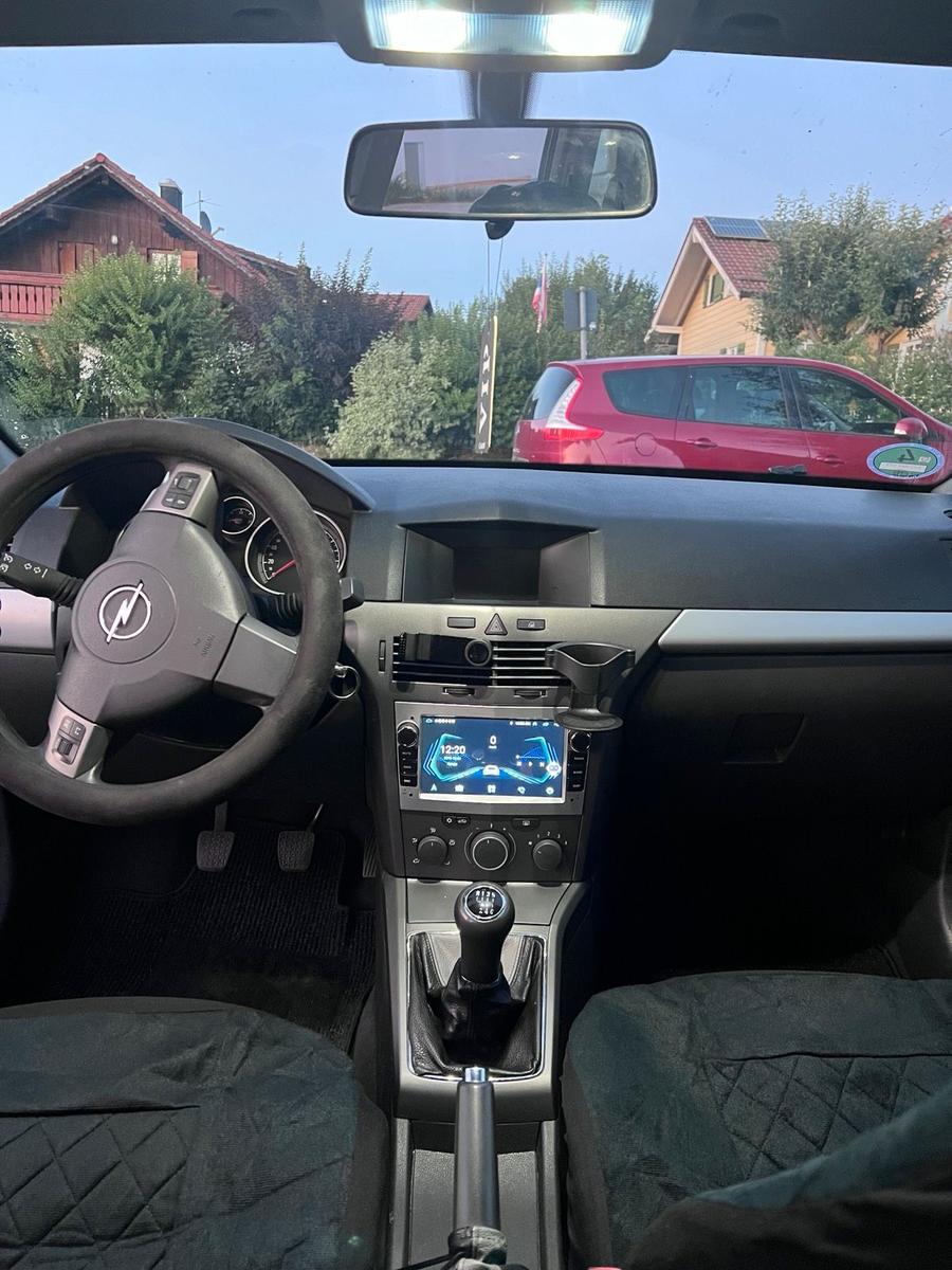 Opel Astra 2005 — photo 8