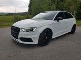 Audi S3 Sportback 2.0 TFSI quattro Navi,DAB,Xenon - Audi S3 mit Benzin-Antrieb: Weiß, Alcantara, Navigationssystem, Limousine