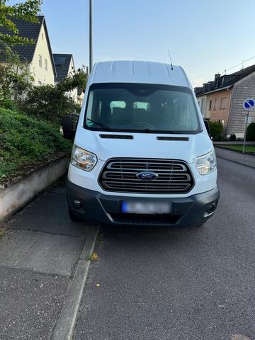 Ford Transit 9 Sitzer + 2 Rollstuhlplätze