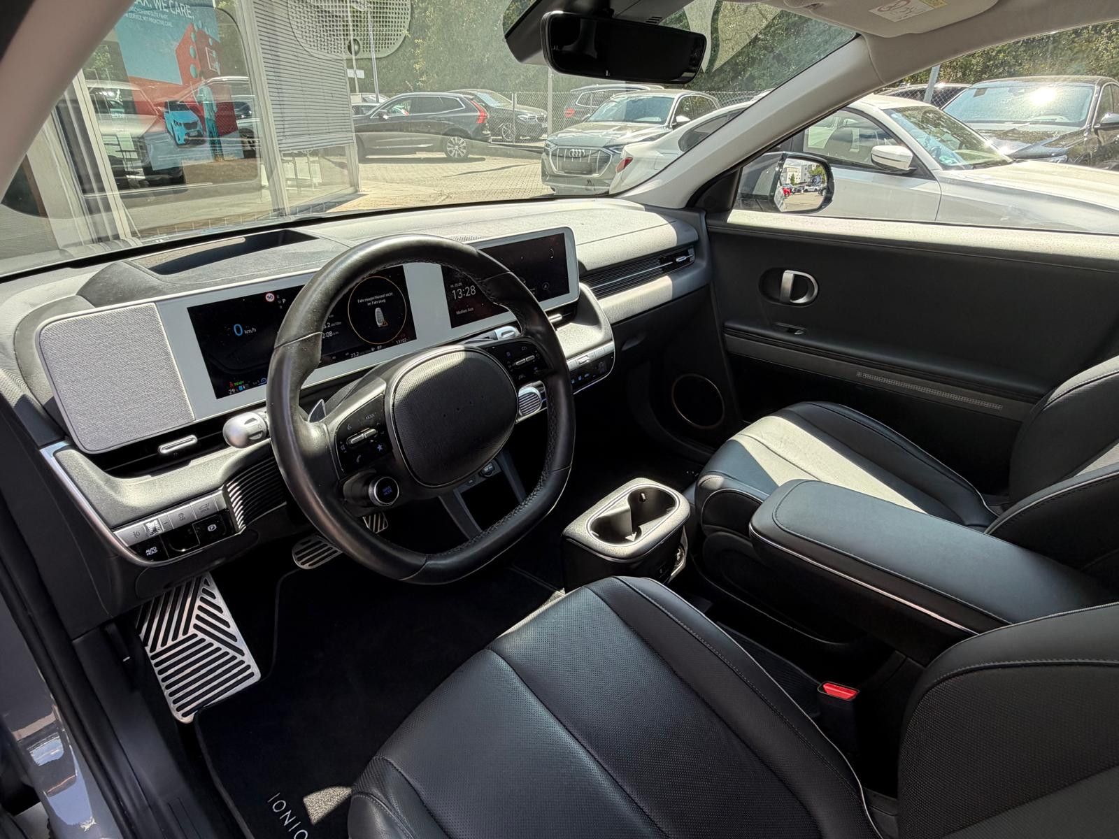 Fahrzeugabbildung Hyundai Ioniq 5 Uniq 4WD RELAX+HEAD+LED+SOLAR+360+ACC+WP