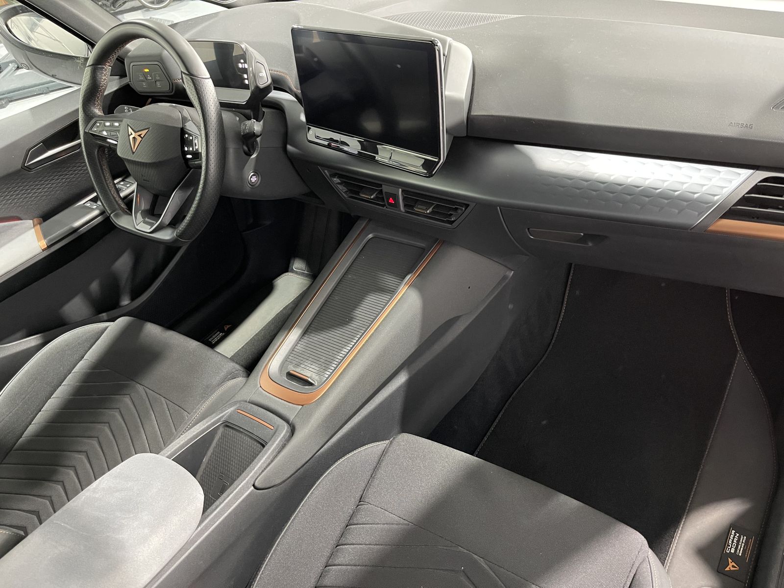 Fahrzeugabbildung CUPRA Born 150 kW*LED*360°Cam*SHZ*Navi*