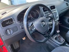Fahrzeugabbildung Volkswagen Polo V Highline 1.2 TSI R-Line LED Panorama PDC