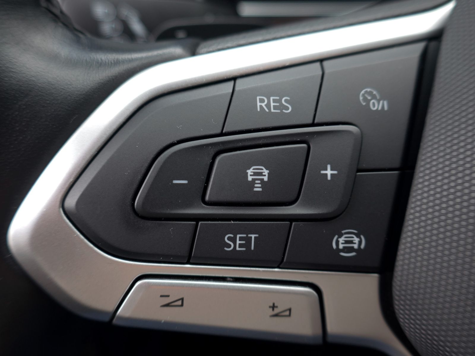 Fahrzeugabbildung Volkswagen Tiguan Allspace Life 2.0 TDI | LED AHK ACC
