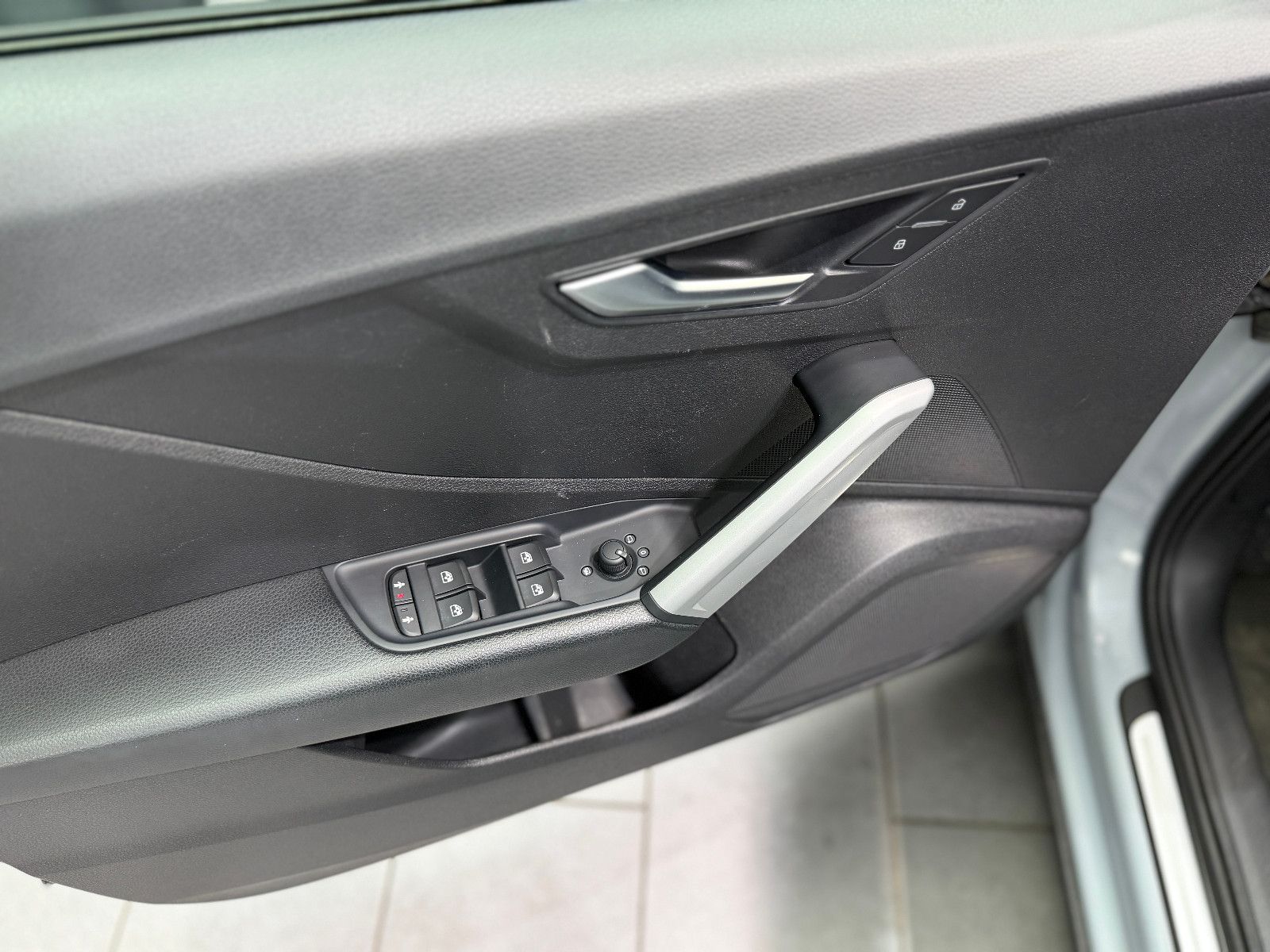 Fahrzeugabbildung Audi Q2 30 TDI advanced|AUTOMATIK|NAVI|KAMERA