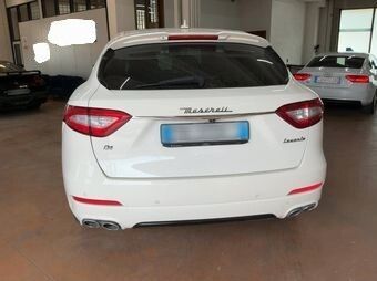 Maserati Levante V6 Diesel 275 CV AWD Granlusso imagem 3