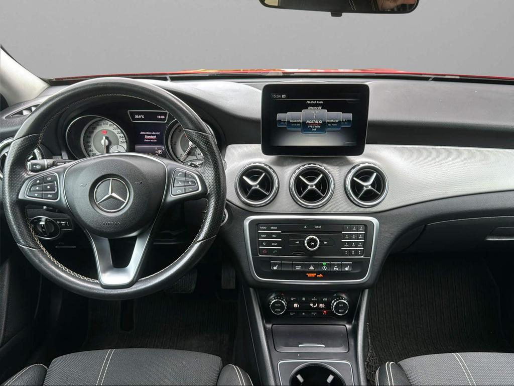 Mercedes-Benz GLA 200