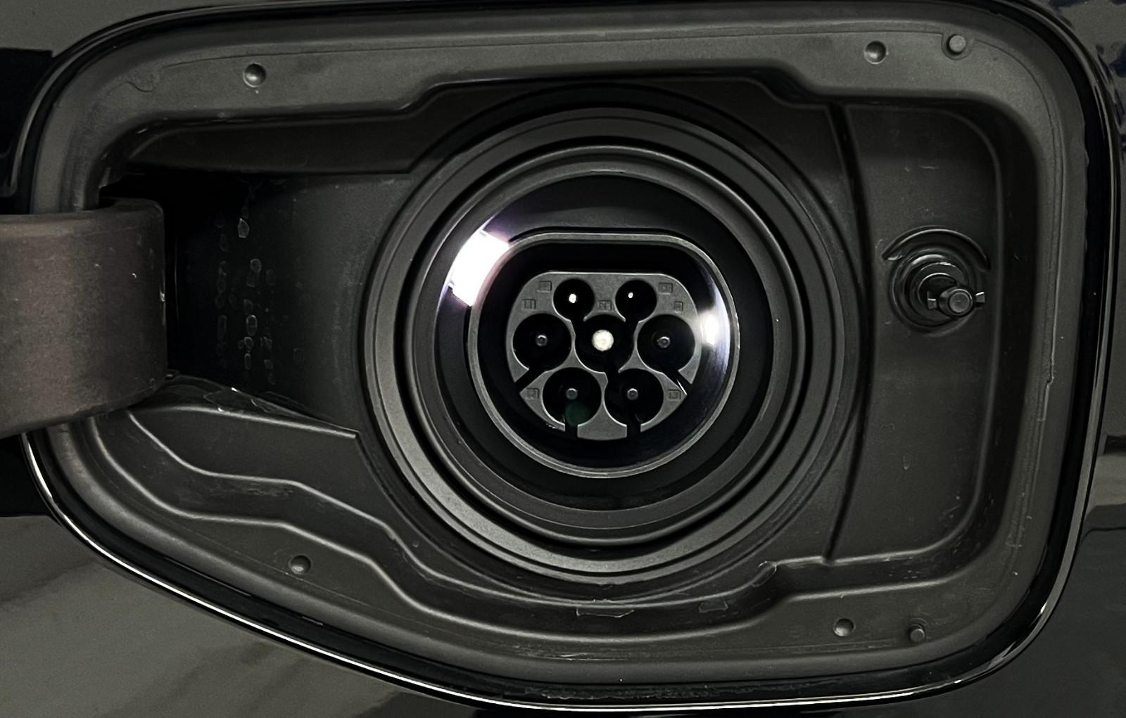 BMW 530 e M Sport Plug-in Hybrid 299 PS H.UP ICONIC