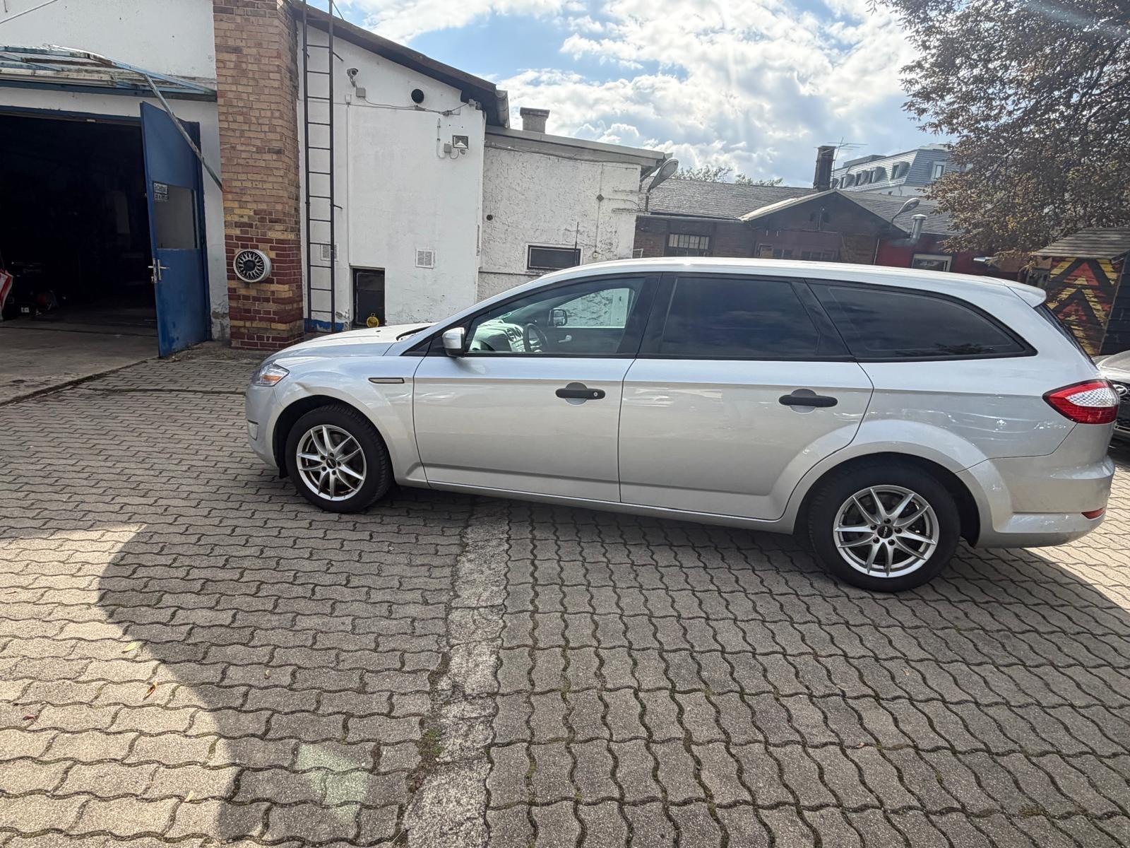 Ford Mondeo 2009 — вигляд ззаду