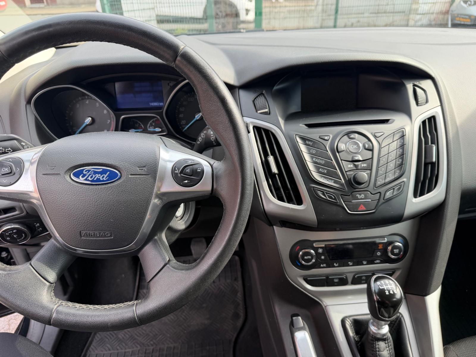 Ford Focus 2013 — photo 10