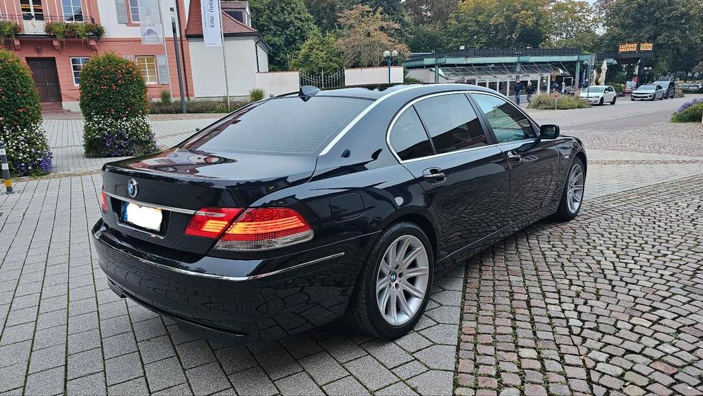 BMW 730