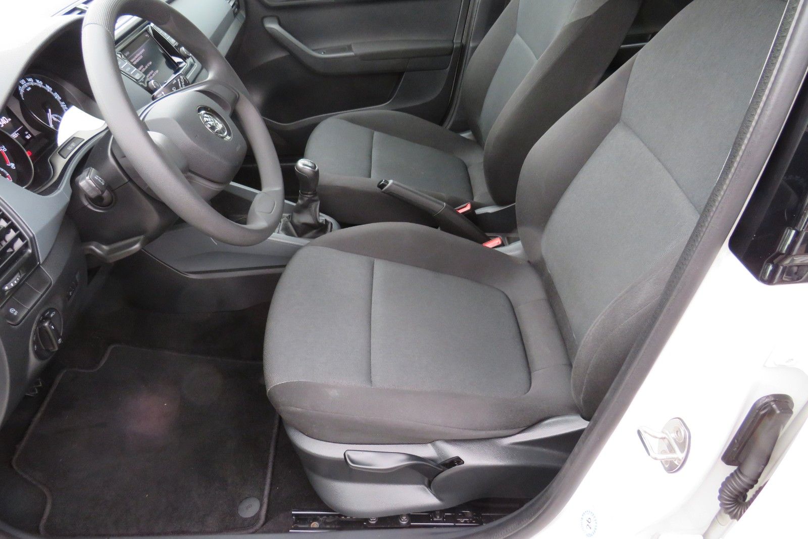 Fahrzeugabbildung SKODA Fabia Combi KLIMA SITZHEIZUNG PDC ALU 1.HAND