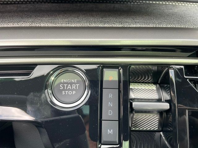 Fahrzeugabbildung Peugeot 5008 GT MHEV E-DSC+Navi+VollLED+Kamera+Sitzheizu