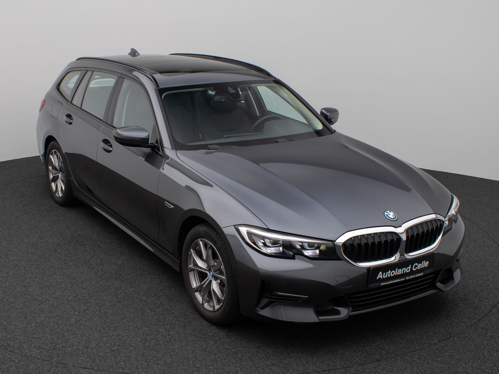 Fahrzeugabbildung BMW 320e Sport Line Panorama DAB CockPitPr PDC Alarm