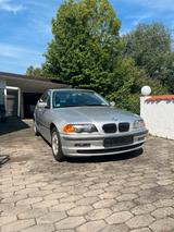 BMW 323iA Limousine 3er E46 - BMW 323 mit Benzin-Antrieb: Limousine