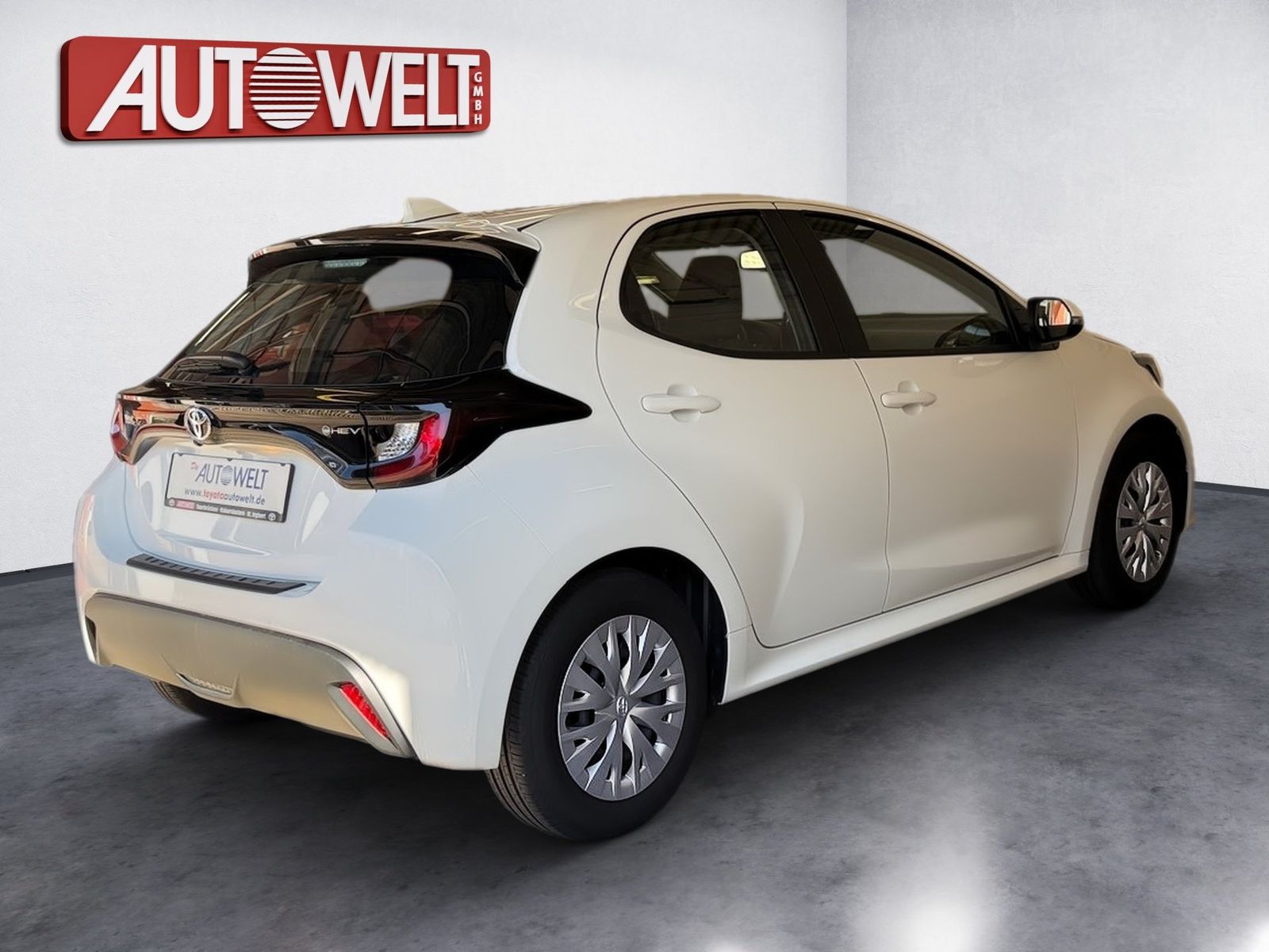 Fahrzeugabbildung Toyota Yaris 1.5 Business Edition KlimaA,Navi,SHZ,ACC