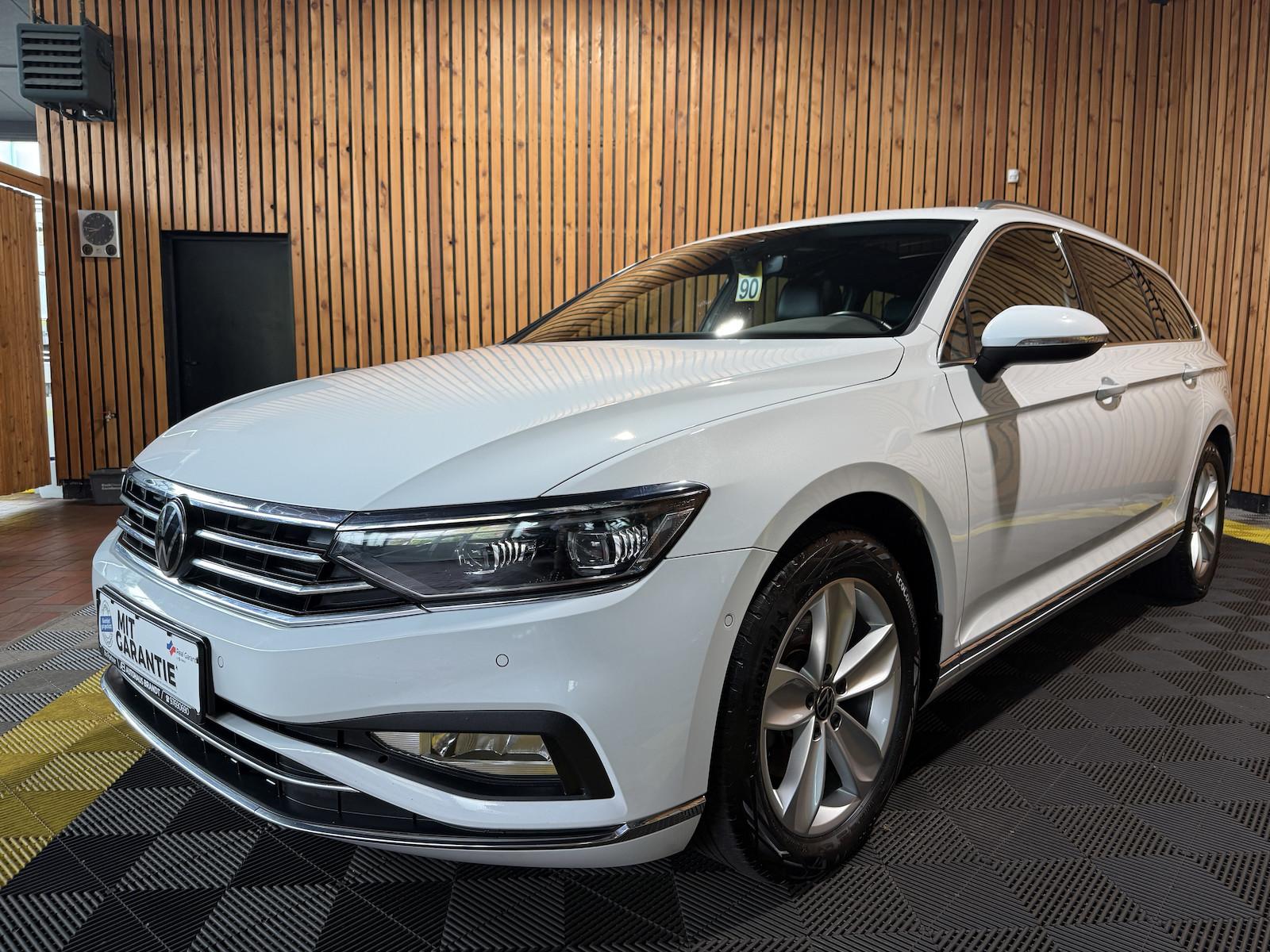 Volkswagen Passat TDI Elegance Navi*IQ*Kam*AHK*Pano