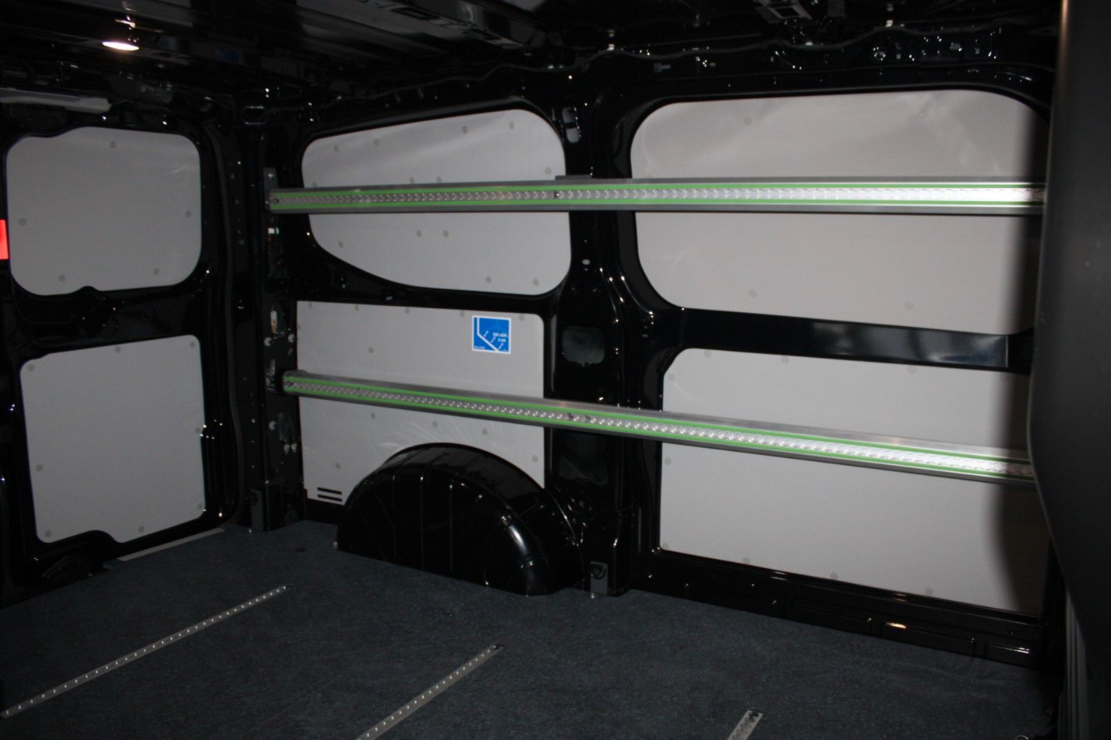 Fahrzeugabbildung Ford Transit Custom L1 TREND LED NAVI CAM ACC SHZ uvm