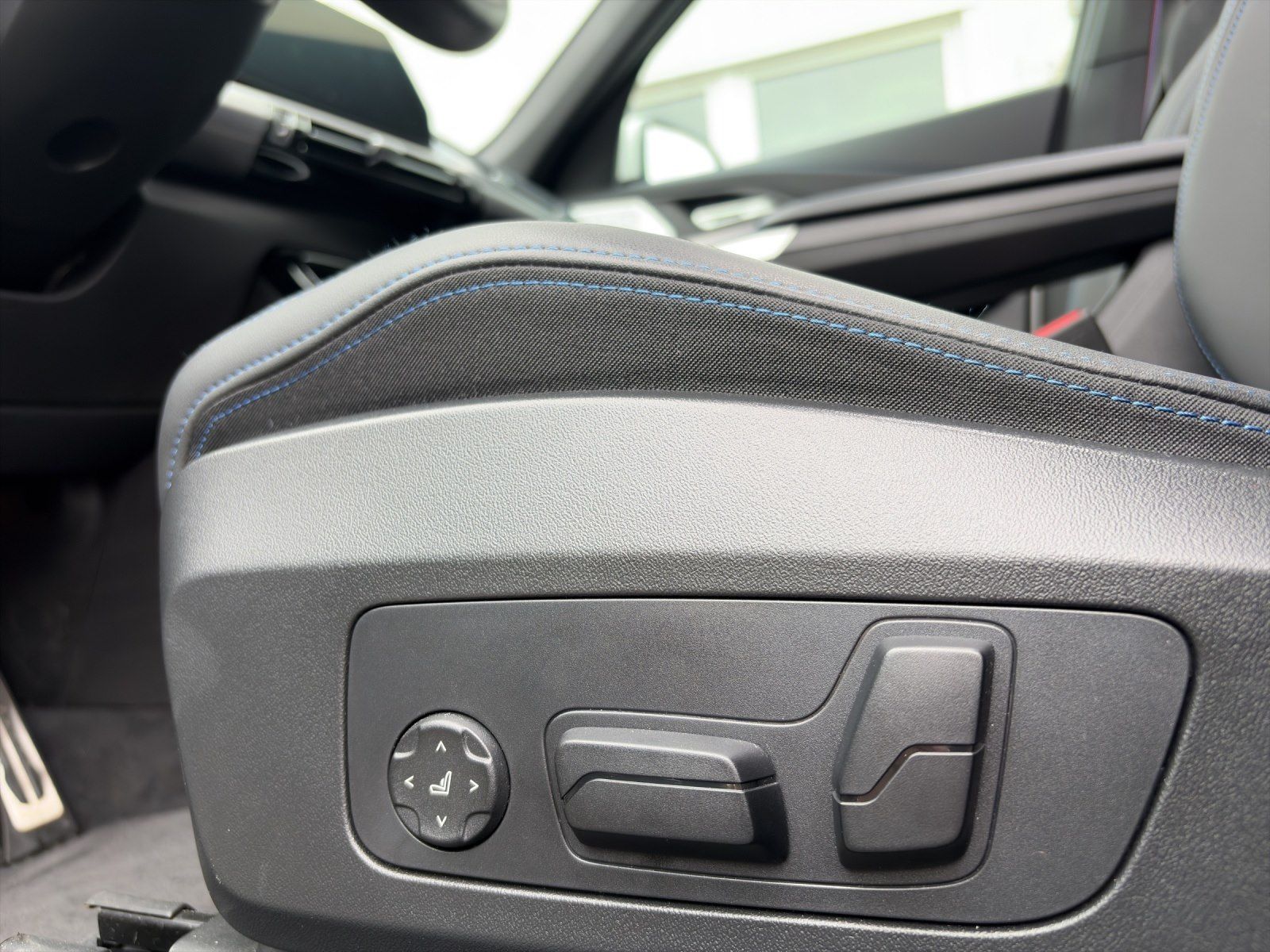 BMW iX1 - Bild 28