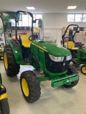 John Deere 4066M Aktion
