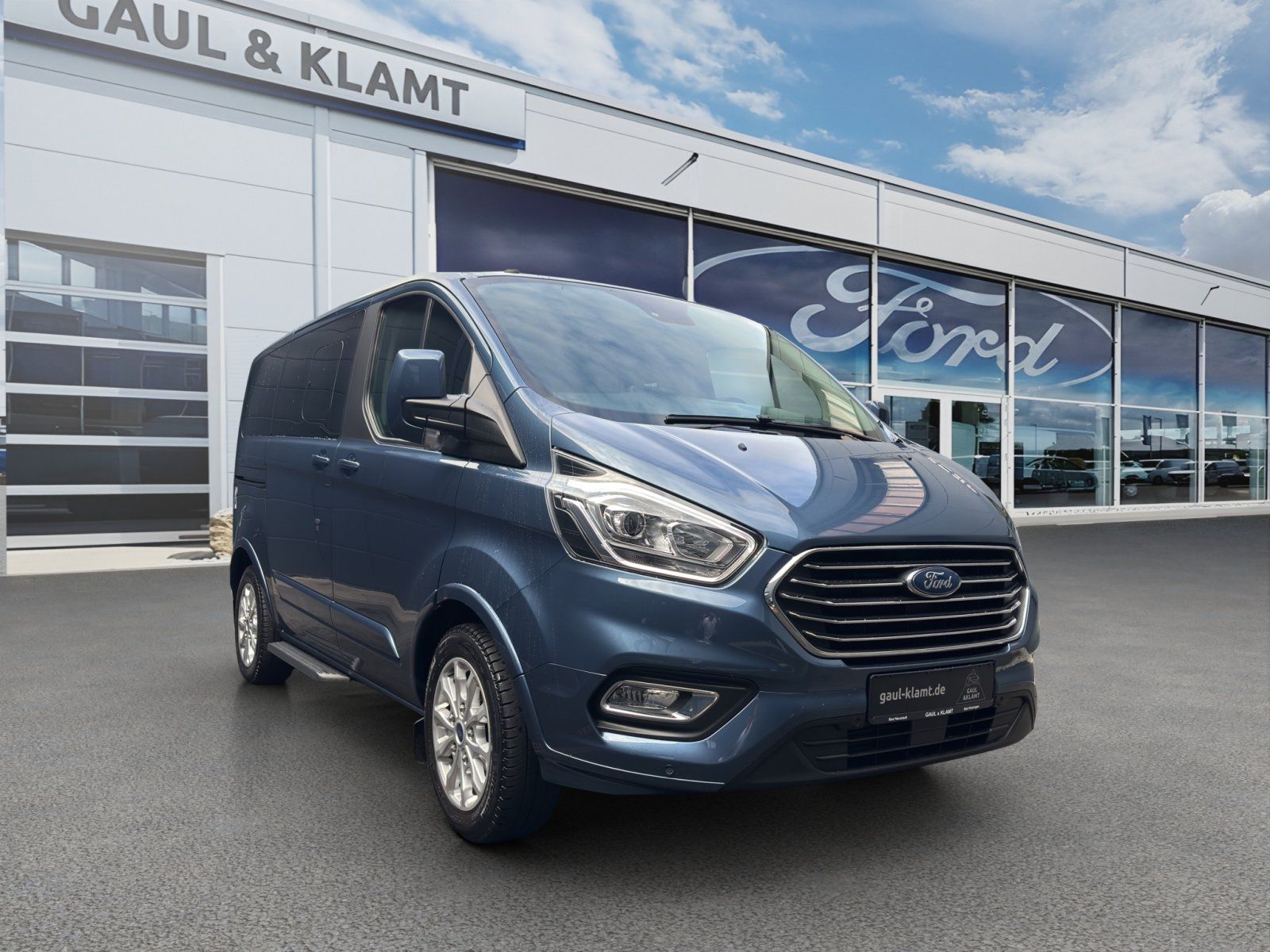 Fahrzeugabbildung Ford Tourneo Custom 2.0 TDi 320 L1 Titanium