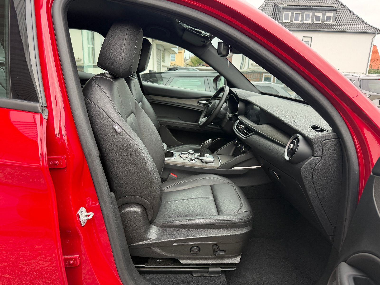 Fahrzeugabbildung Alfa Romeo Stelvio Ti Q4/MEMORY/ACC/NAVI/KAMERA/SHZ/KLIMA