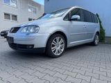 Volkswagen Touran Highline Turbo Neu.Inspektion Neu - Volkswagen Touran aus 2006: Highline