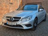 Mercedes-Benz E 250 Coupé E 250 Autom. - - Mercedes-Benz E 250 mit Benzin-Antrieb: Coupe