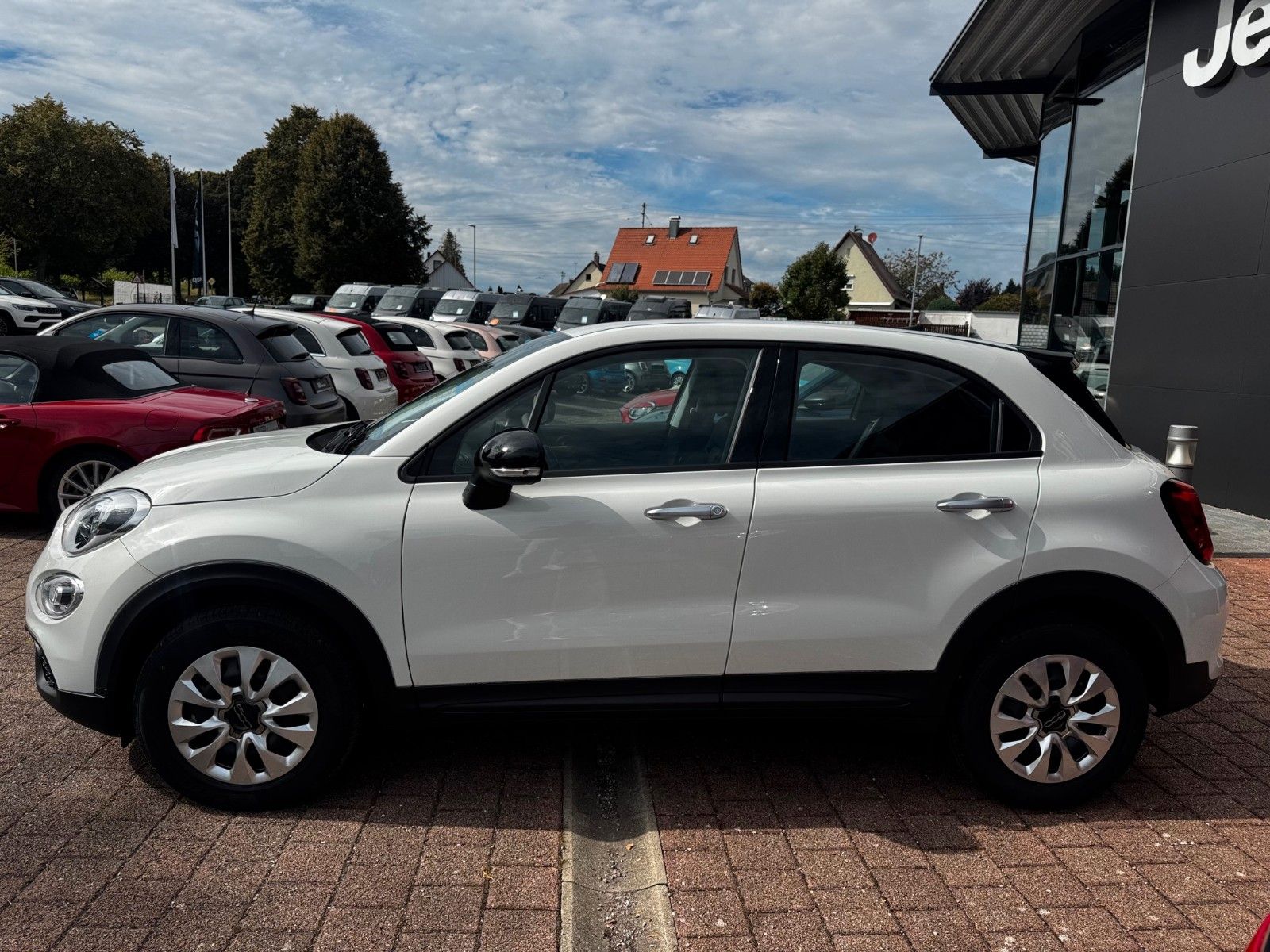 Fahrzeugabbildung Fiat 500X Automatik Kamera Carplay Klima Tageszulass.
