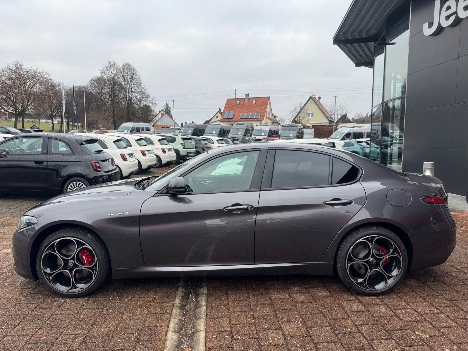 Fahrzeugabbildung Alfa Romeo Giulia 2.0 Veloce AT8-Q4 MEMORY LEDER NAVI KAMER