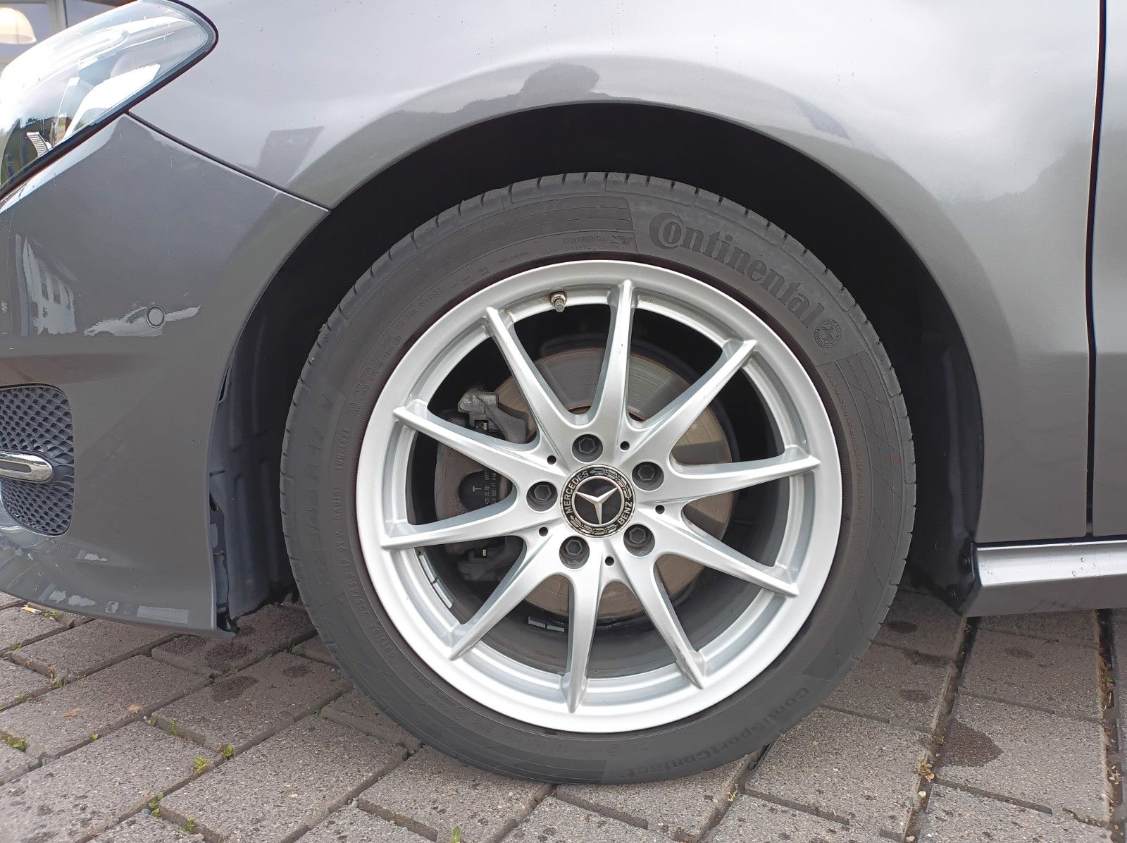Fahrzeugabbildung Mercedes-Benz B 200d*ALLRAD+AHK+8FACH+BUSINESS+WENIG KM+INSPEK