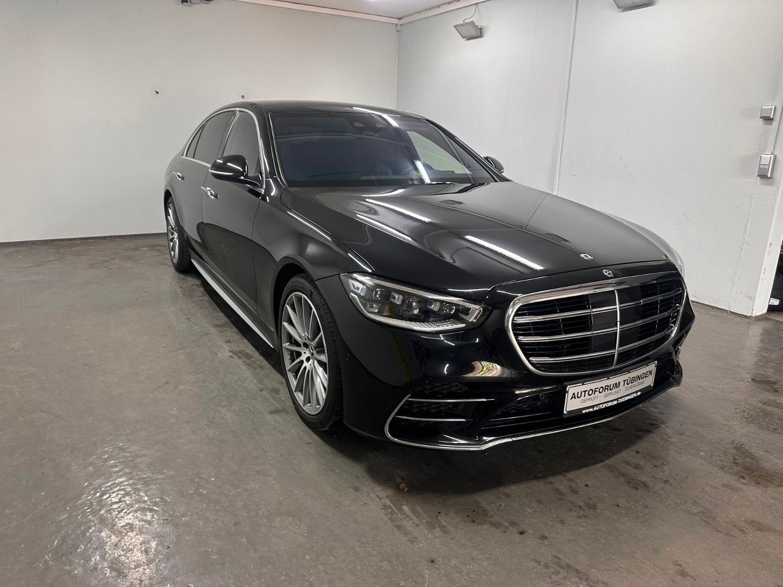 Fahrzeugabbildung Mercedes-Benz S 500 4MATIC L *AMG-LINE*DISTRO*TV*2xKLIMA*KEYGO