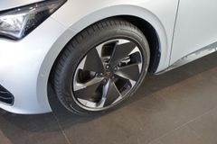 CUPRA Born Edition Dynamic | Navi | ACC | 360° CUPRA Born Edition Dynamic | Navi | ACC | 360°