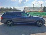 Mercedes-Benz E 200 T - Jahreswagenzustand 72.000 km - Mercedes-Benz E 200 mit Benzin-Antrieb: Blau