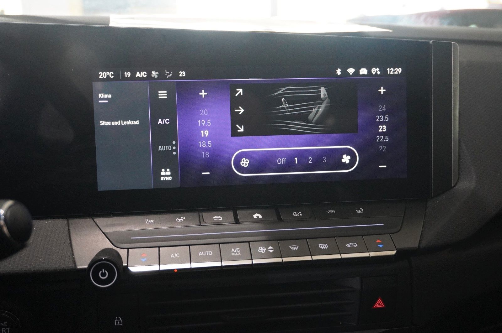 Fahrzeugabbildung Opel Astra L ST 1.2T ULTIMATE NAVI/LED/360°/PANO/DAB+