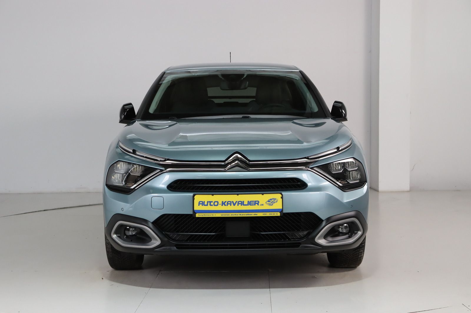 Fahrzeugabbildung Citroën C4 Shine PT 130 * HUD * LED * Navi *