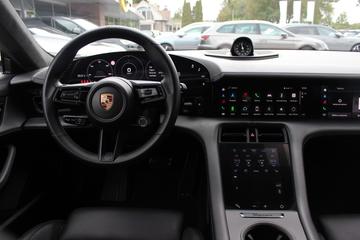 صورة 10 لـ 2020 Porsche TAYCAN