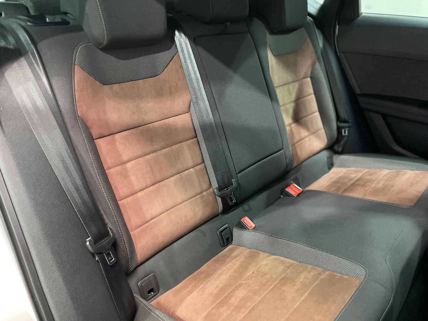 Fahrzeugabbildung SEAT Ateca Xcellence 4Drive #LED##360°#Alcantara#Keyl