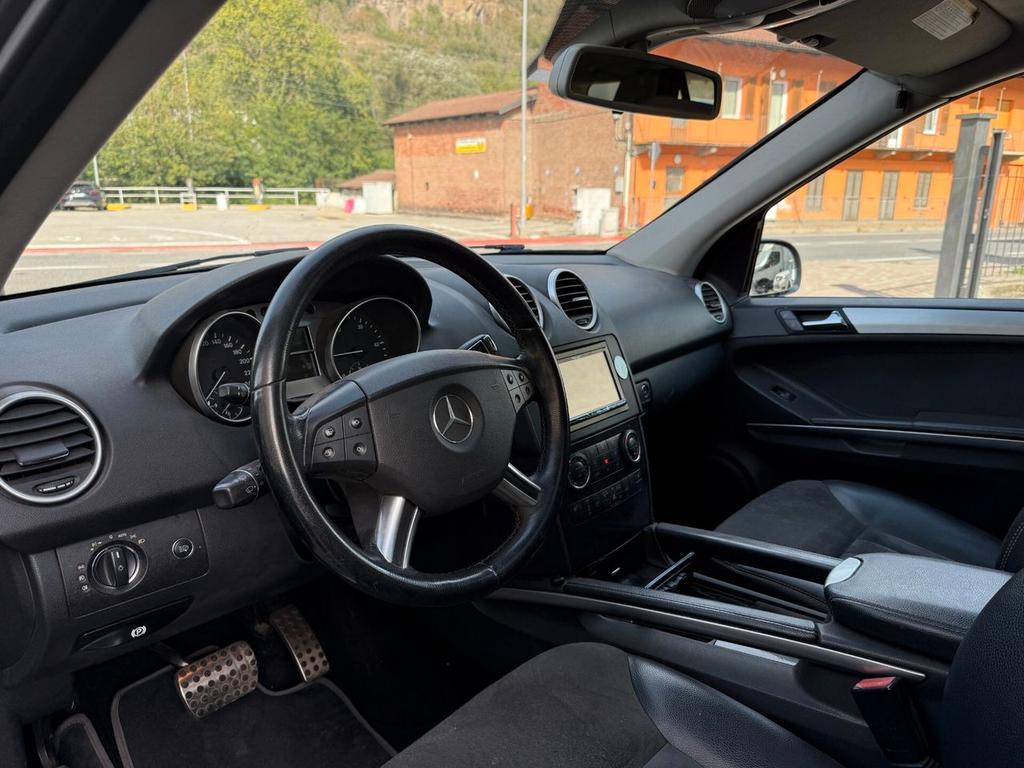 Mercedes-Benz ML 320
